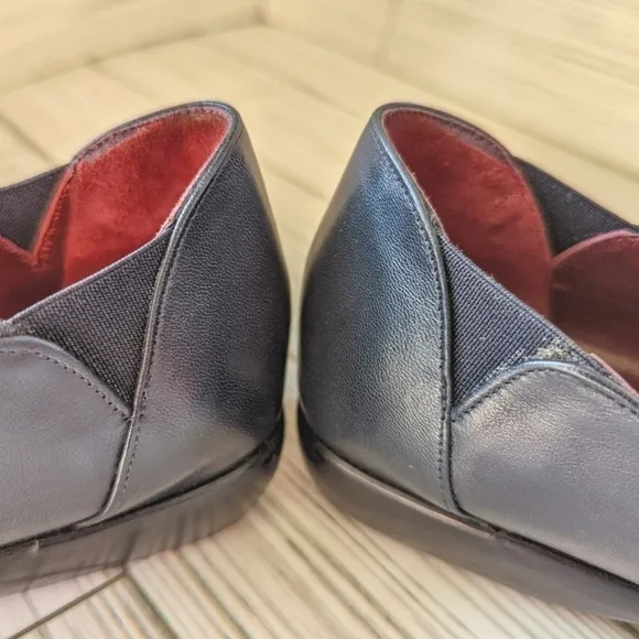 Cole Haan City Italian Leather Loafers in Navy Blue and Red Size 9