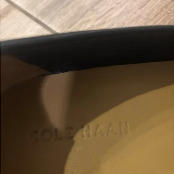 Cole Haan Men's Black Leather Loafers size 8 in great condition