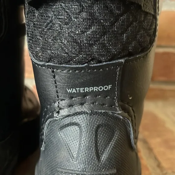 Columbia Bugaboot Black Insulated Waterproof Snow Boots