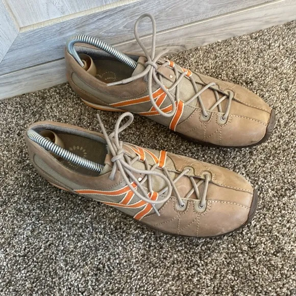 Columbia Pristine Women US 8.5 Laci Sneaker Tan Orange Sporty Shoe lace up Brown