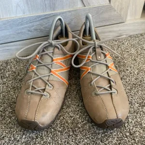 Columbia Pristine Women US 8.5 Laci Sneaker Tan Orange Sporty Shoe lace up Brown