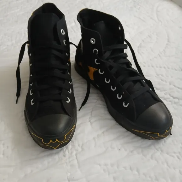CONVERSE &quot;RARE&quot; JIM LEE BATMAN HIGH TOP SNEAKERS