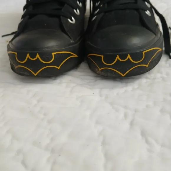 CONVERSE &quot;RARE&quot; JIM LEE BATMAN HIGH TOP SNEAKERS