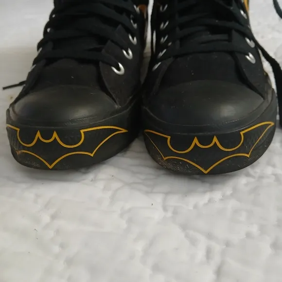 CONVERSE &quot;RARE&quot; JIM LEE BATMAN HIGH TOP SNEAKERS