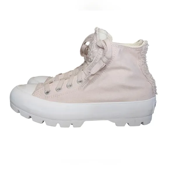 Converse Chuck Taylor Lugged Sherpa High-Top Sneaker Women's Size 9