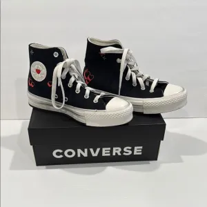 Converse Girls Kids Black High-Top Hearts Sneakers US Size 4