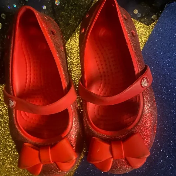CROCS RED SHIMMERY MARY JANE BALLET Flats 8 ADORABLE WHIMSICAL DREAMY GR8UC