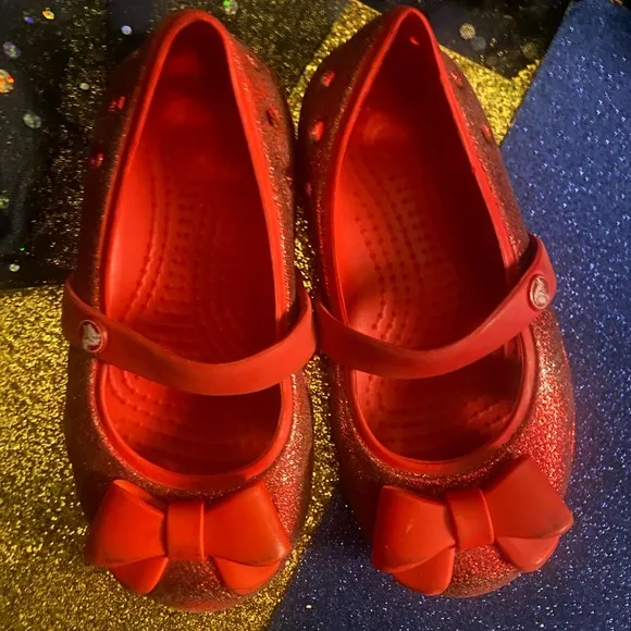 CROCS RED SHIMMERY MARY JANE BALLET Flats 8 ADORABLE WHIMSICAL DREAMY GR8UC
