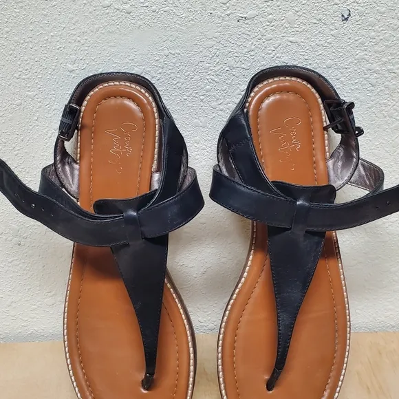 Crown Vintage Black Leather Sandals Size 11