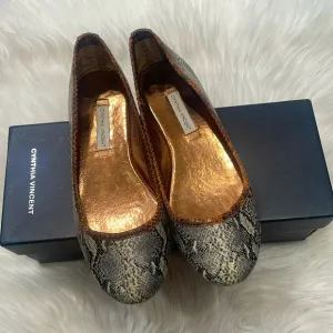 CYNTHIA VINCENT Ballet Flats