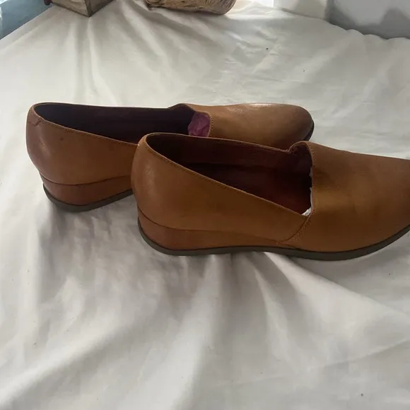 Dansko Tan Flats Sleek Minimalist Design