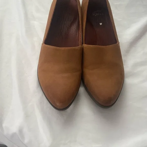 Dansko Tan Flats Sleek Minimalist Design