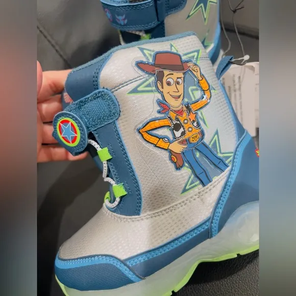 Disney Toddler Boys Toy StoryNWTLight Up Snow Boots, Size 11 NEW