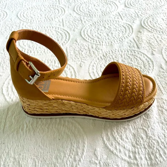 dolce vita: NEW Women Brown PlatForm Espadrilles with ankle strap, Size 10