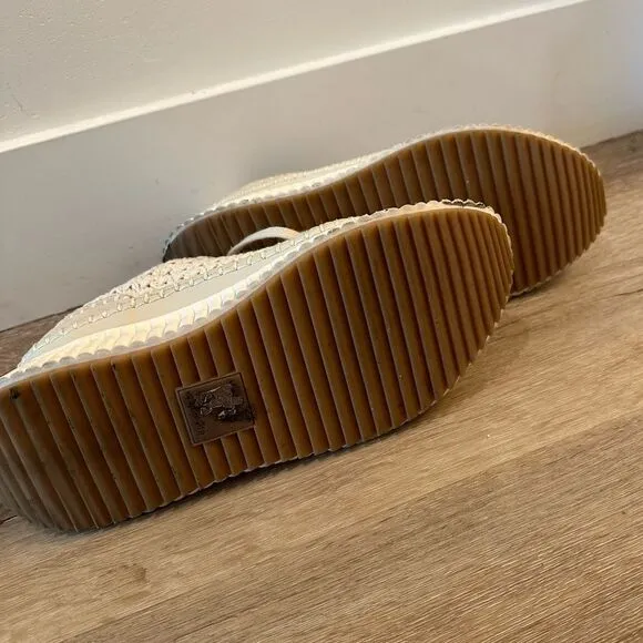 Dolce Vita Dolen Sneakers in Sandstone Knit size 8.5