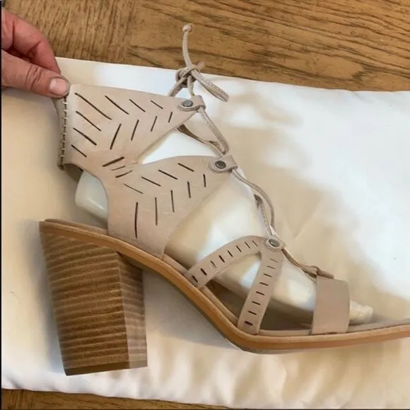 DOLCE VITA STRAPPY NUBUCK SANDALS.  NEW.