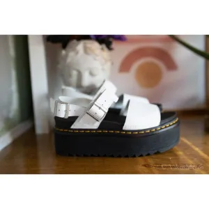 Dr. Martens Blaire Quad Flatform Sandals 9 Ladies NEW