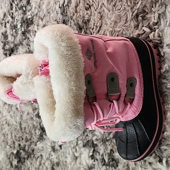 DREAM PAIRS BLACK/PINK SNOW BOOTS  ,SIZE 1,PRE-OWNED  GOOD CONDITION