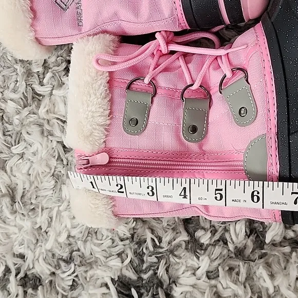 DREAM PAIRS BLACK/PINK SNOW BOOTS  ,SIZE 1,PRE-OWNED  GOOD CONDITION