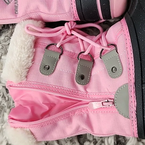 DREAM PAIRS BLACK/PINK SNOW BOOTS  ,SIZE 1,PRE-OWNED  GOOD CONDITION