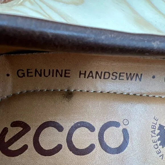 Ecco Classic Moc Loafers Mens 10.5 / 44 Brown Leather Shoe Handsewn Moccasin