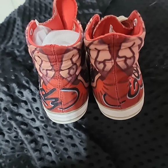 Ed HARDY TIBI MENS LACE UP High Top  SNEAKERS. SIZE 8