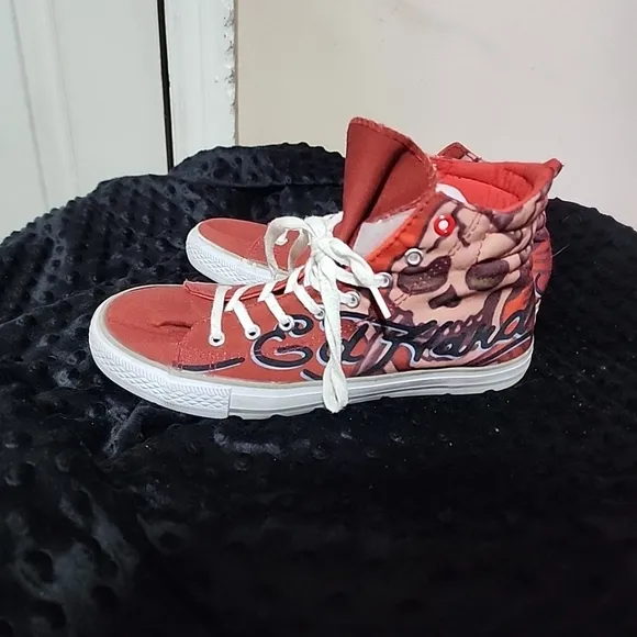 Ed HARDY TIBI MENS LACE UP High Top  SNEAKERS. SIZE 8