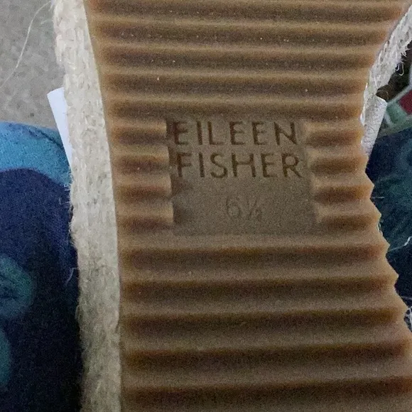 Eileen Fisher elegant cream espadrille sandals.  Leather is buttery soft.  6 1/2