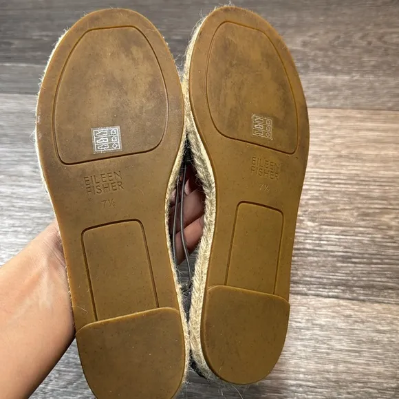 Eileen Fisher Women's Lee Flat Sandals woman’s size 7.5 (d167)