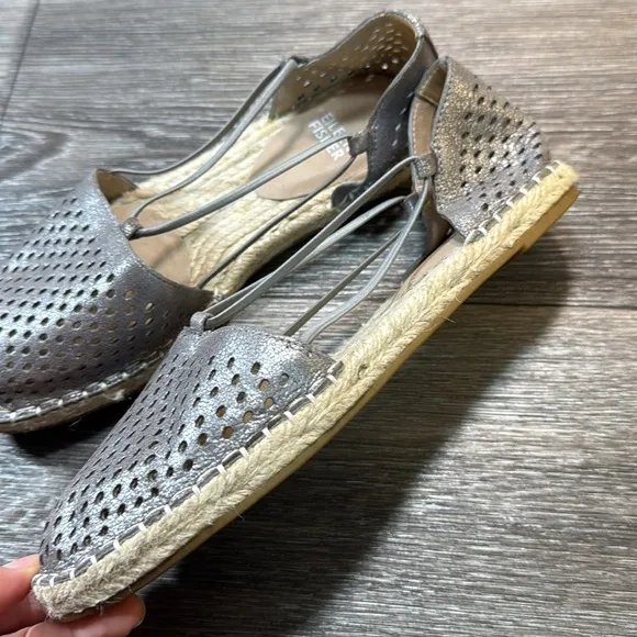 Eileen Fisher Women's Lee Flat Sandals woman’s size 7.5 (d167)