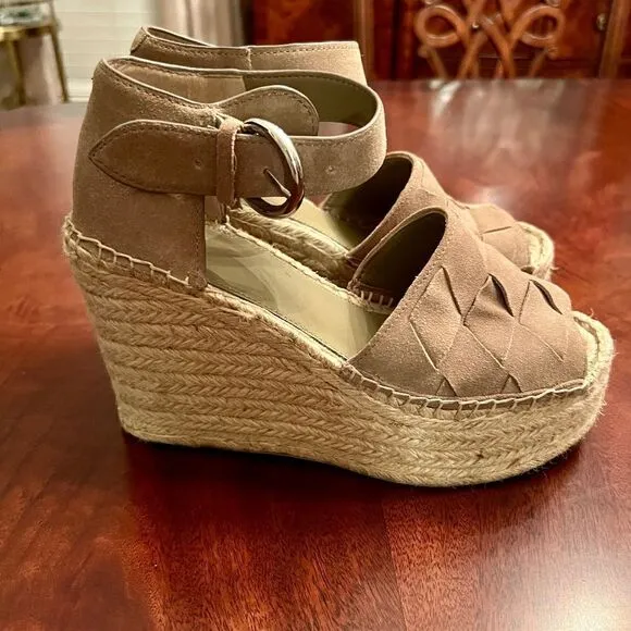 EUC Marc Fisher Adalla Jute Wedge Espadrilles Sandals Shoes Taupe Suede Size 8