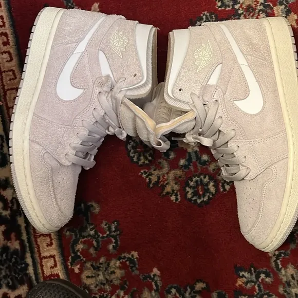 EUC NIKE AIR JORDAN ZOOM 1 MUSHROOM/CREAM SUEDE High-Top Sneakers 9.5