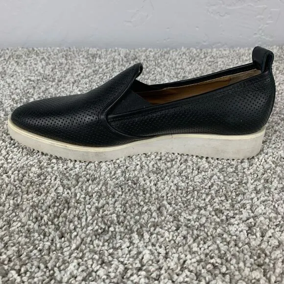 Everlane Street Shoe Pointed Toe Flats Size 5.5  Womens Black Leather Slip On