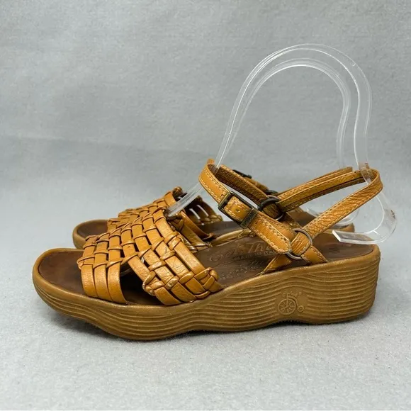 Famolare Get There Strappy Wavy sole Leather Sandals Women’s Size 4.5.
