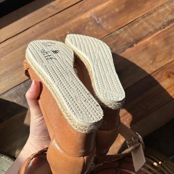 Frankie4 Fifi Leather Woven Ankle Strap Wedge Espadrilles Heeled Sandals Size 7