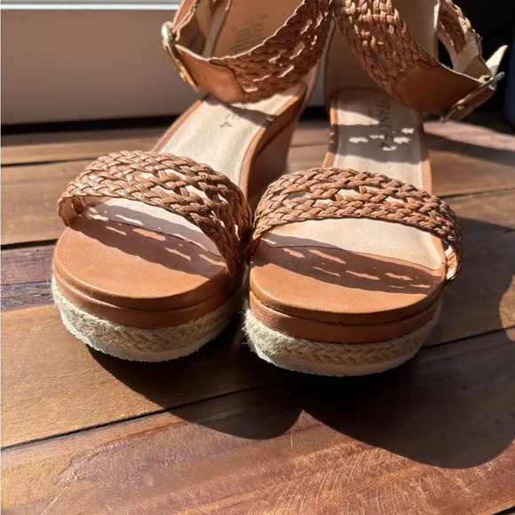 Frankie4 Fifi Leather Woven Ankle Strap Wedge Espadrilles Heeled Sandals Size 7