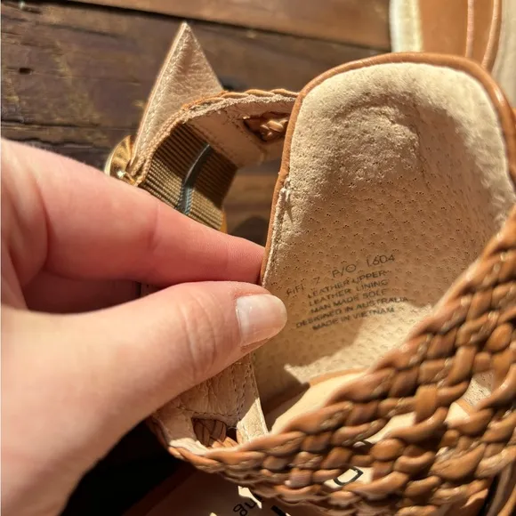 Frankie4 Fifi Leather Woven Ankle Strap Wedge Espadrilles Heeled Sandals Size 7