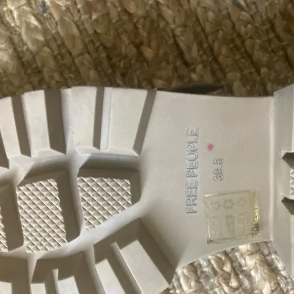 Free People Buckle Lyra Lug Loafer in Tan Size 40 brand new - without box