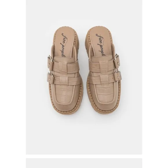 Free People Buckle Lyra Lug Loafer in Tan Size 40 brand new - without box