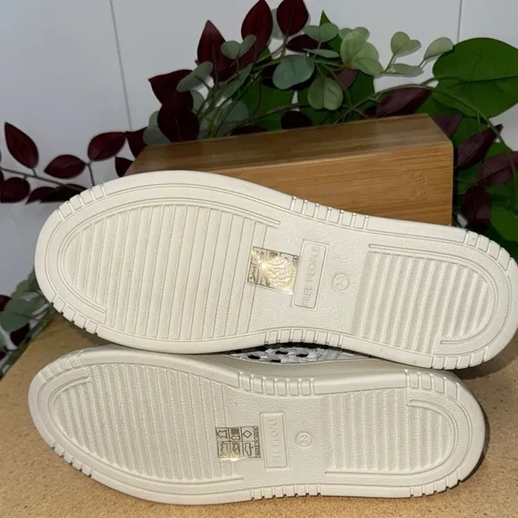 Free People Hayes High Top Sneakers   (T2S) (1435)