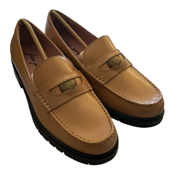 Free People Liv Loafer in Camel