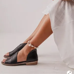 Free People Mont Blanc Black Leather Peep Toe Slip On Flat Sandals  Size 8 Used