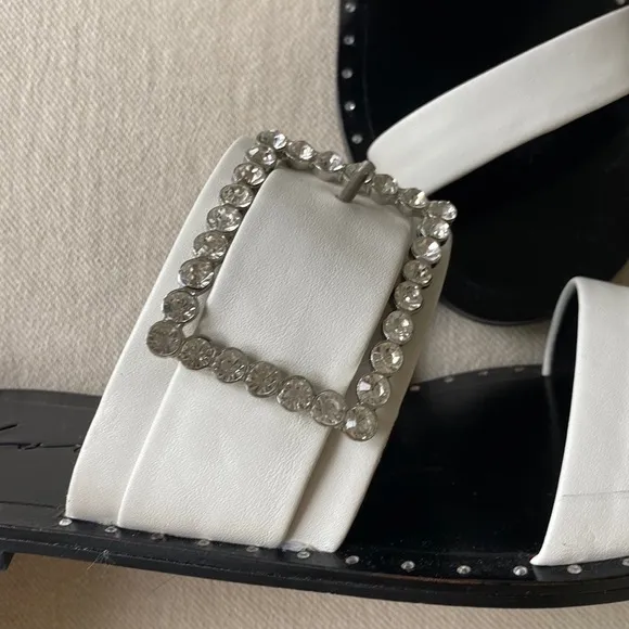 Free People NWT Lola Cruz white jewel Statement flat sandal 🔥🌈