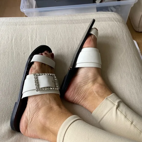Free People NWT Lola Cruz white jewel Statement flat sandal 🔥🌈