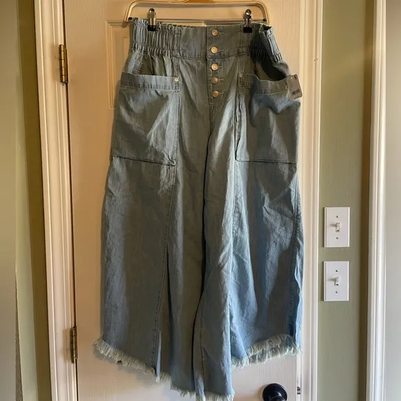 Free People We The Free Sun Setter Pull-On Jeans Medium Color: Sun Bleach NWT