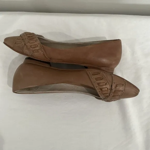 Freebird Brynn Leather Flats Studded Camel‎ Size 9