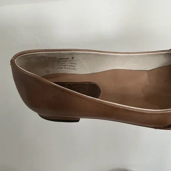 Freebird Brynn Leather Flats Studded Camel‎ Size 9