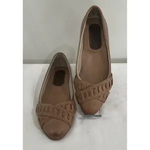 Freebird Brynn Leather Flats Studded Camel‎ Size 9