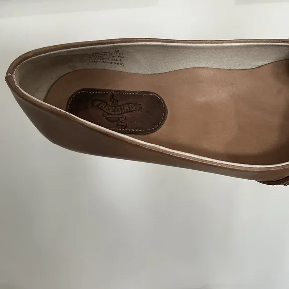 Freebird Brynn Leather Flats Studded Camel‎ Size 9
