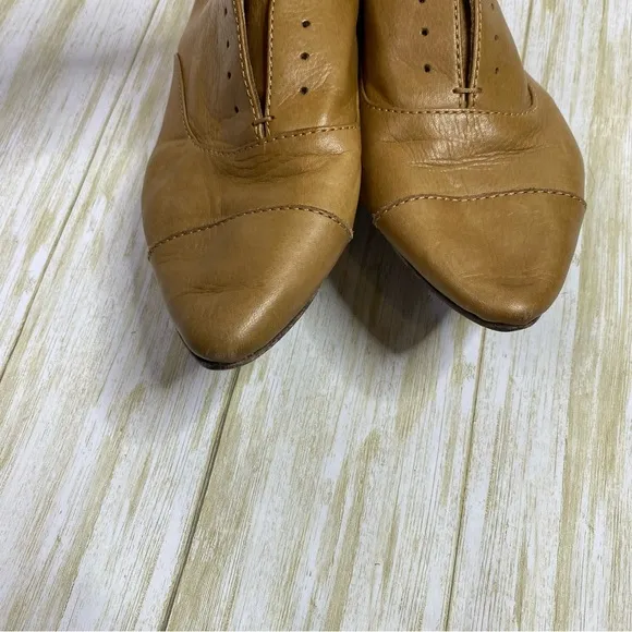 Frye Cognac Brown Leather Pointed Toe Slip On Oxford Flats